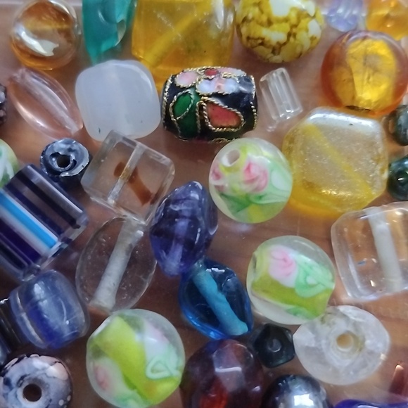 Vtg CZECH and Vinetian glass beads around 80 - Picture 4 of 7